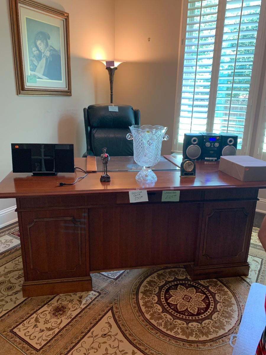 Oakhurst Estate Sale by Texas Auctioneers & Estate Sales